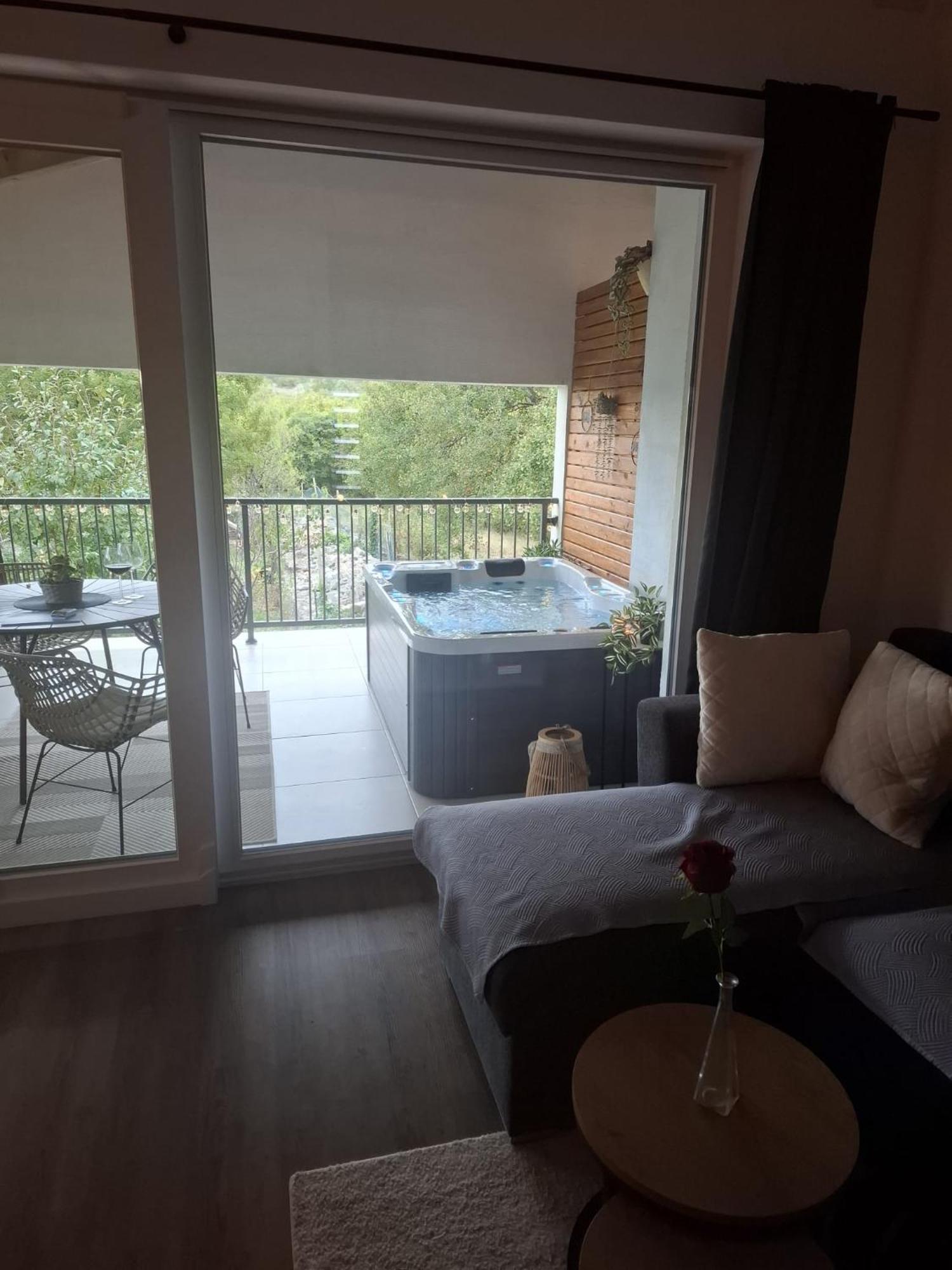 Apartman Pojine Gabonjin 외부 사진